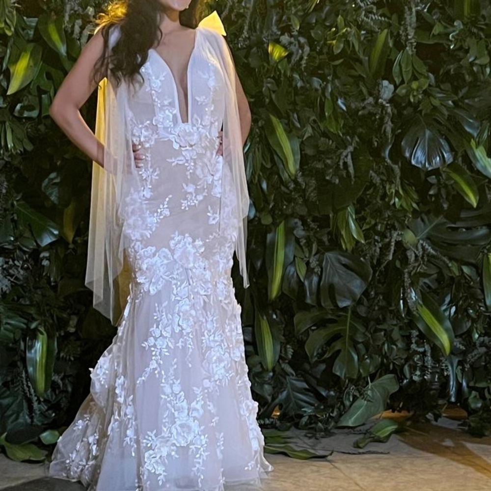 Galia Lahav bridal gown G-104, Elegant White Floral Lace Dress